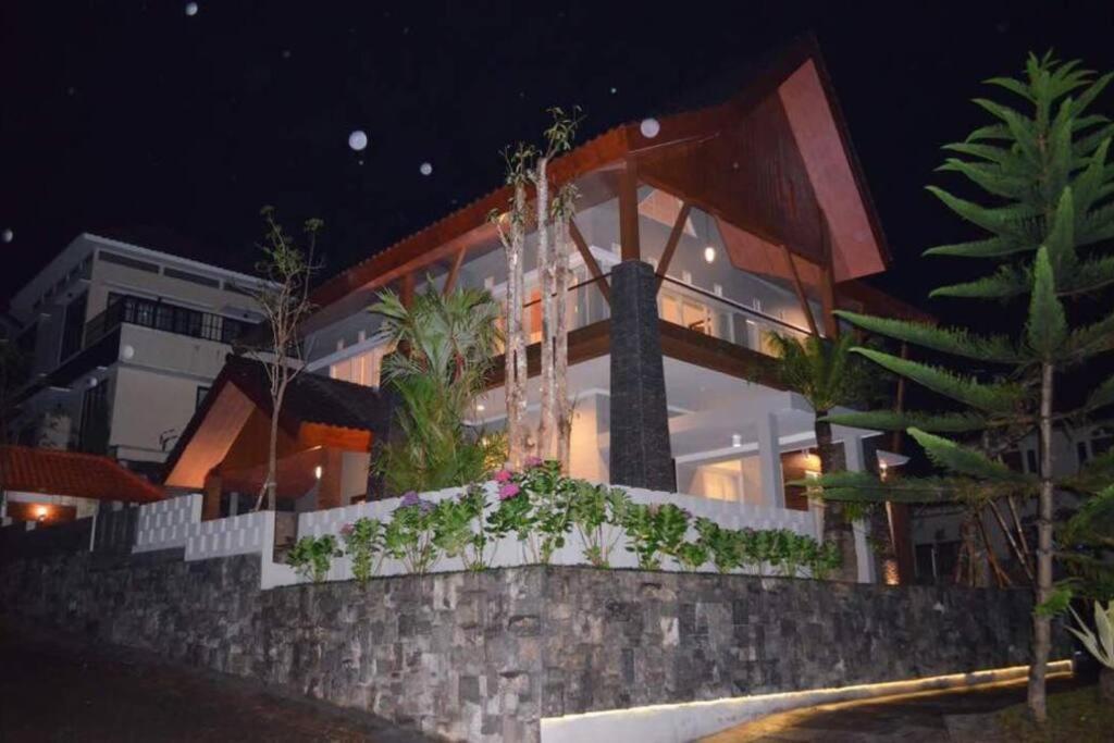 Villa Agro Kusuma Pinus R7 Batu  Kültér fotó